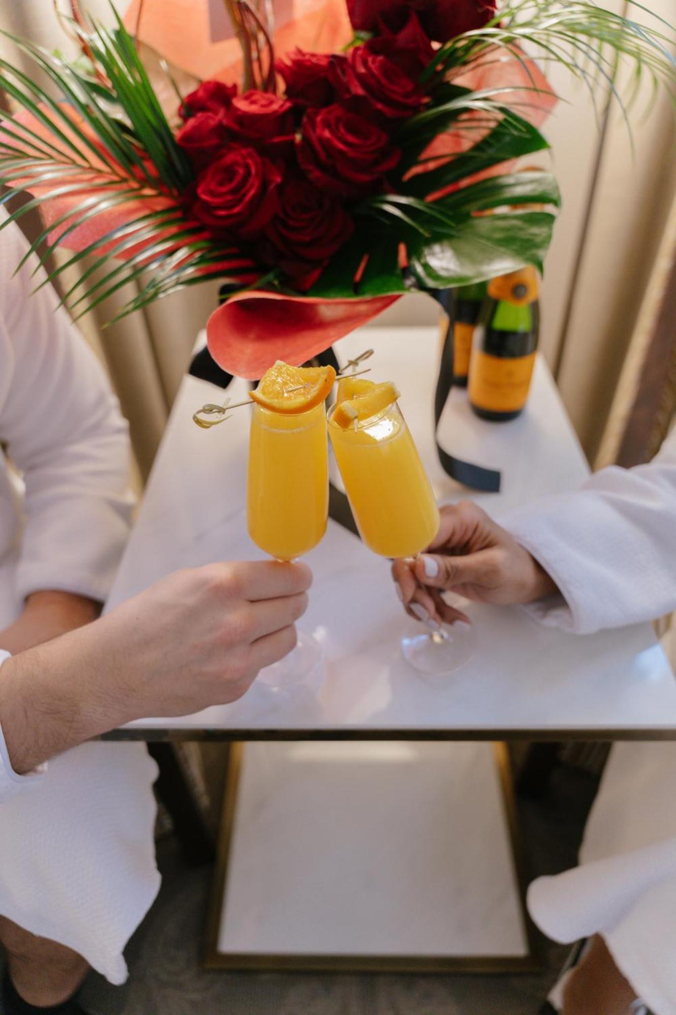 Hotel Birks Монреал Екстериор снимка Bellini cocktail