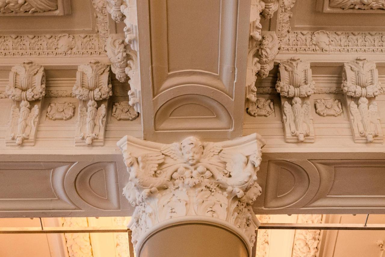 Hotel Birks Монреал Екстериор снимка A corbel
